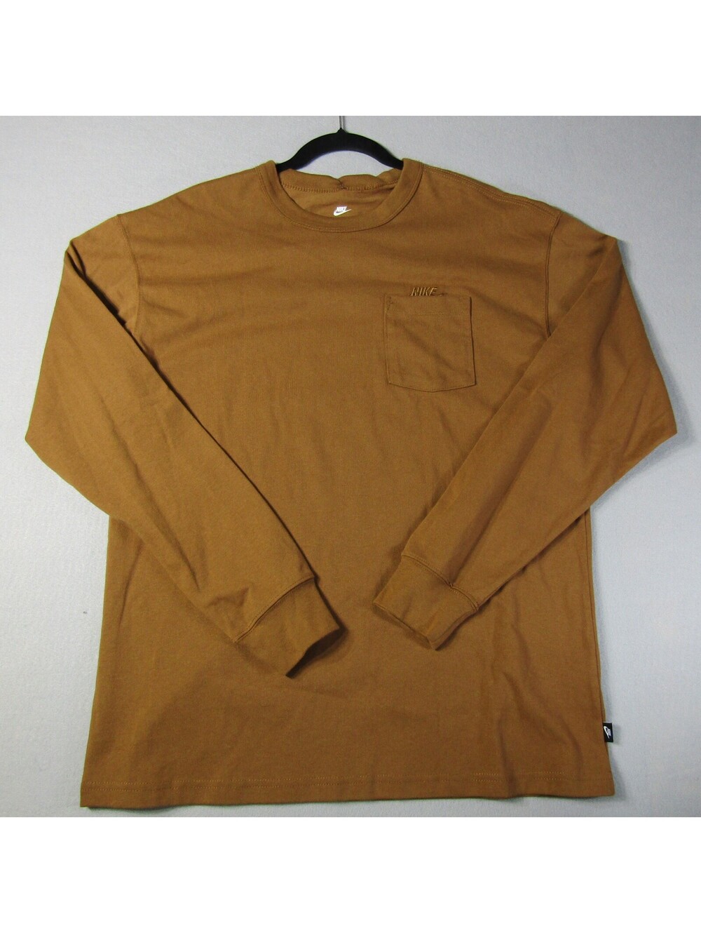 NWT Nike Sportswear Premium Essential LS Pocket Shirt Men's M Brown